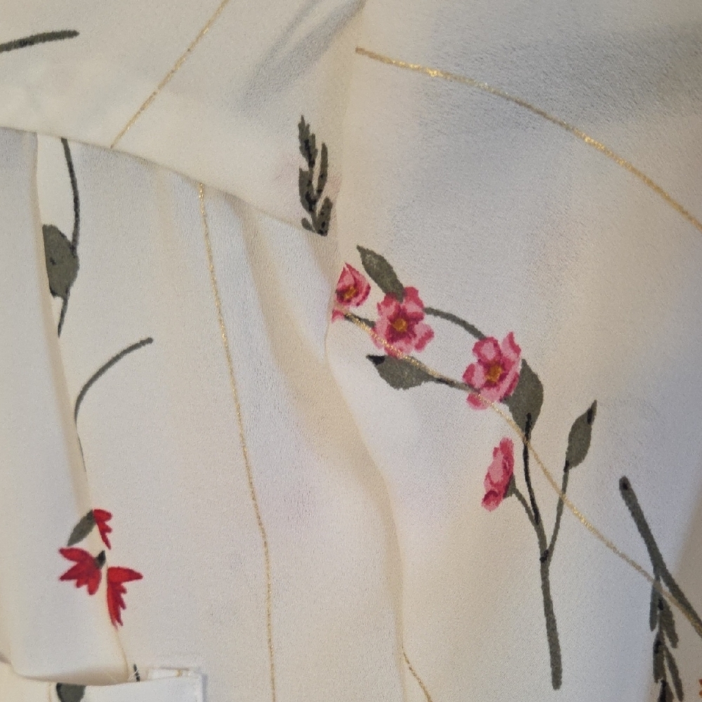 White Floral Gold Stripe Zipper Blouse With Pockets - Picture 6 of 7